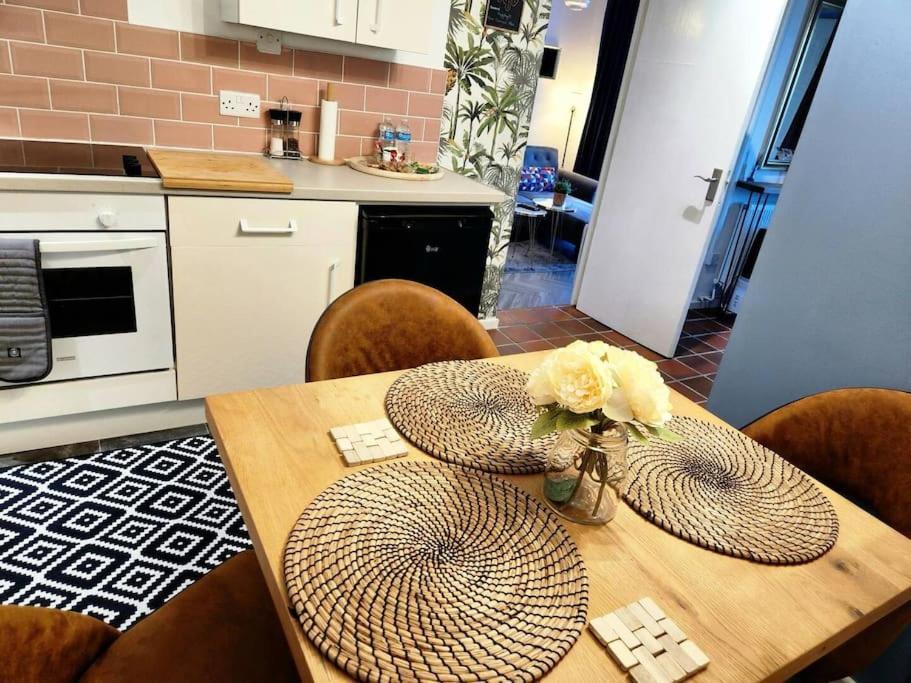 Cosy Hideaway In Nottingham Apartment Exterior foto